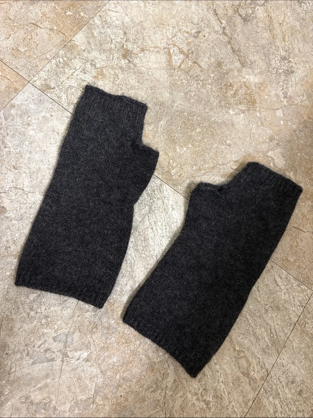 Jenni Kayne Fingerless Cashmere Gloves Charcoal Grey One Size